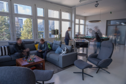 Novita 1 Breitformat